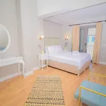 9 Boutique