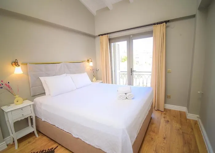 9 Boutique Gazde/Camere de închiriat