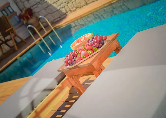 9 Boutique Gazde/Camere de închiriat *